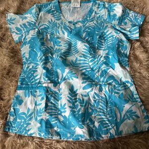 UA Leaf Print Scrub Top